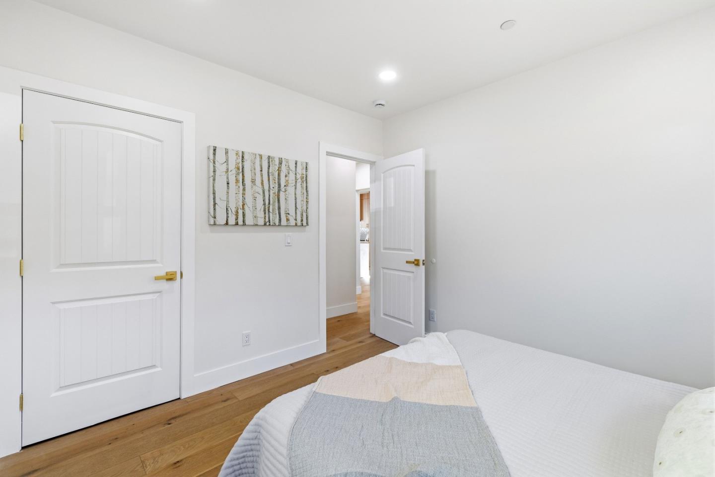 Detail Gallery Image 25 of 37 For 895 Laurel Ave, Belmont,  CA 94002 - 4 Beds | 3 Baths