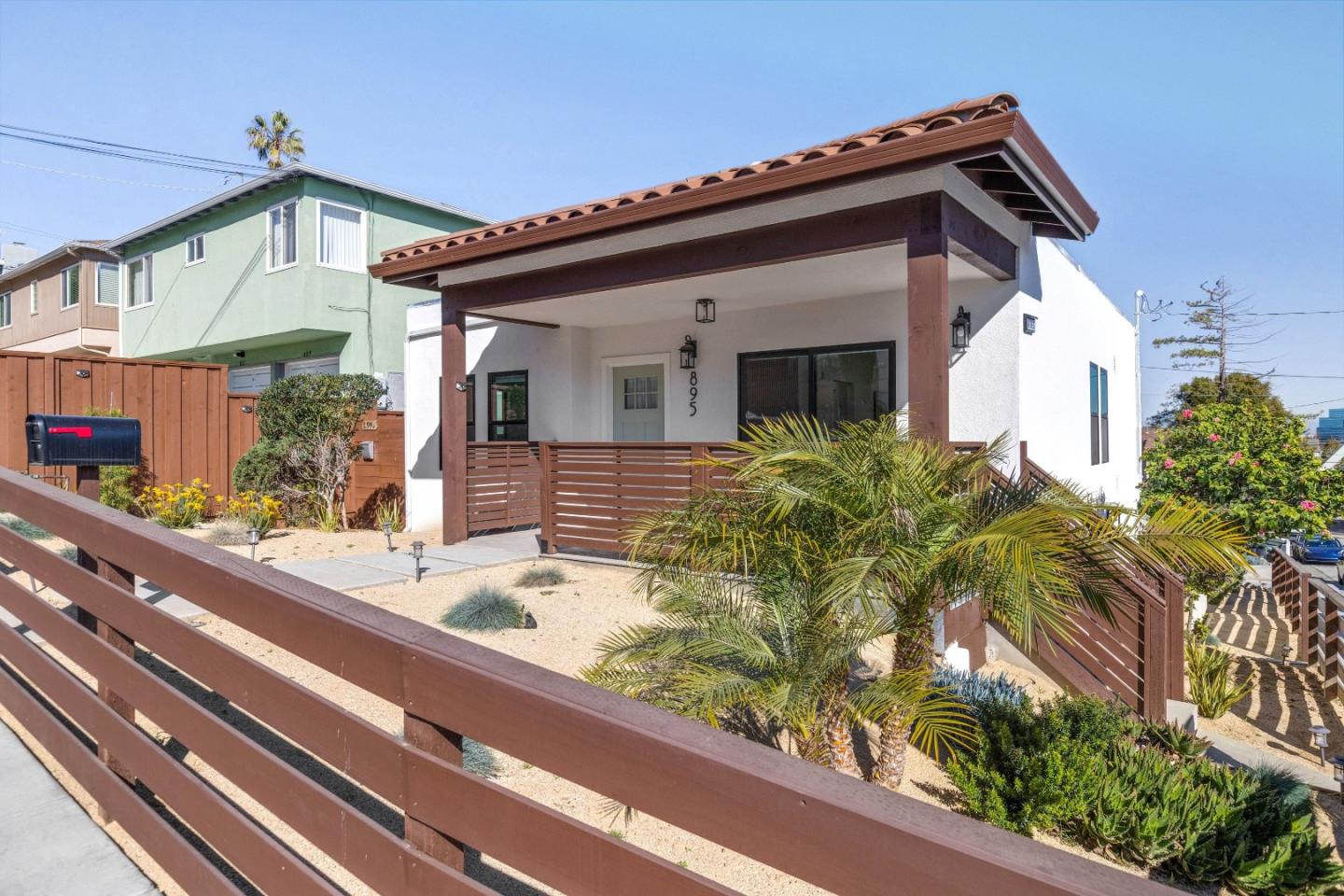 Detail Gallery Image 3 of 37 For 895 Laurel Ave, Belmont,  CA 94002 - 4 Beds | 3 Baths