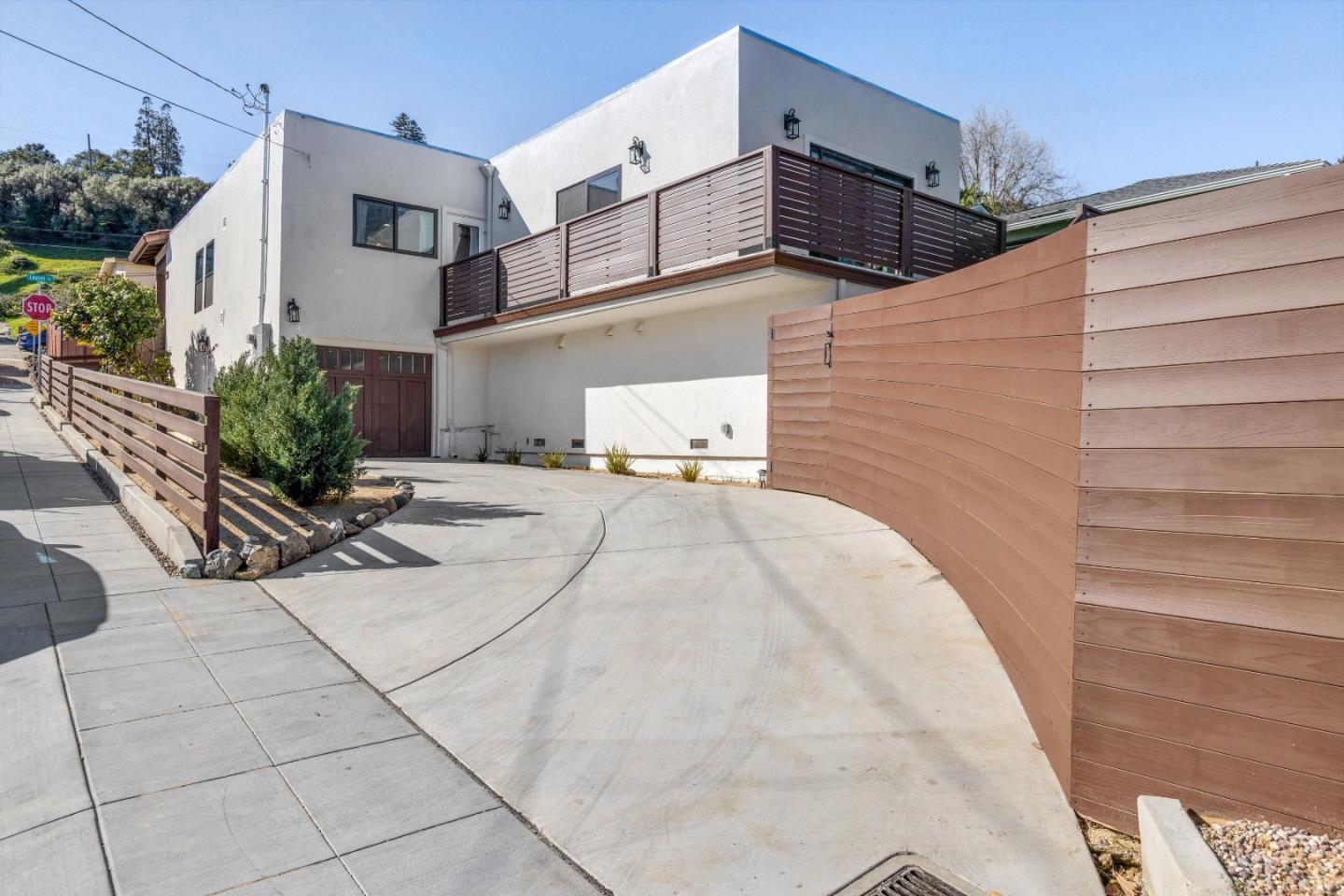 Detail Gallery Image 37 of 37 For 895 Laurel Ave, Belmont,  CA 94002 - 4 Beds | 3 Baths