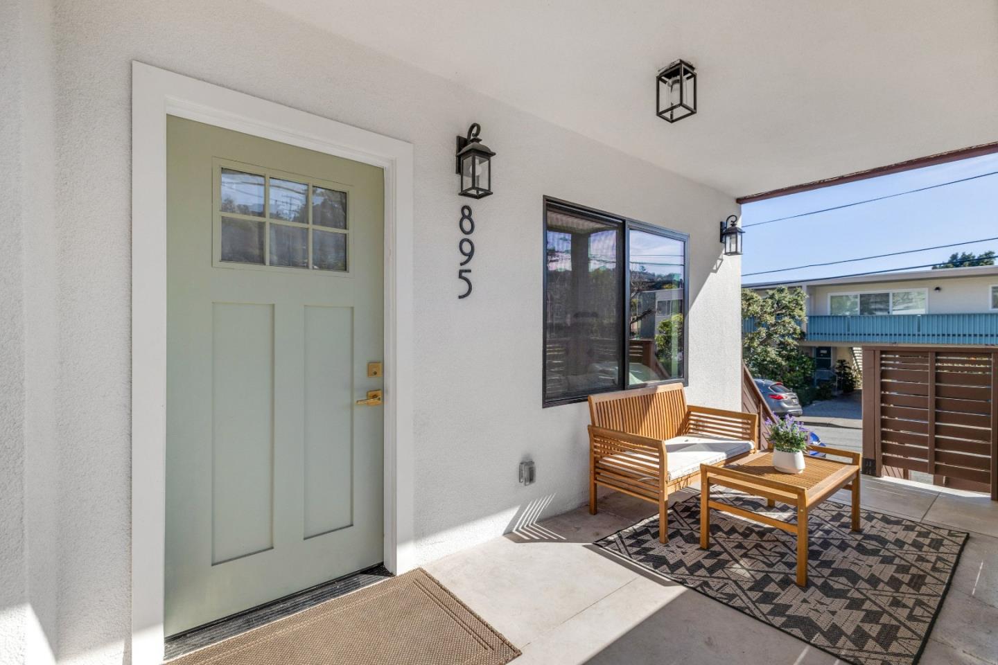 Detail Gallery Image 4 of 37 For 895 Laurel Ave, Belmont,  CA 94002 - 4 Beds | 3 Baths