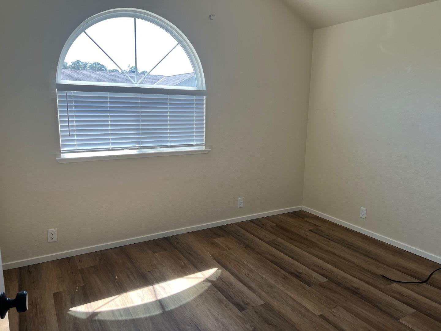 Detail Gallery Image 13 of 18 For 2674 Christine Oaks, Santa Cruz,  CA 95062 - 3 Beds | 1/1 Baths