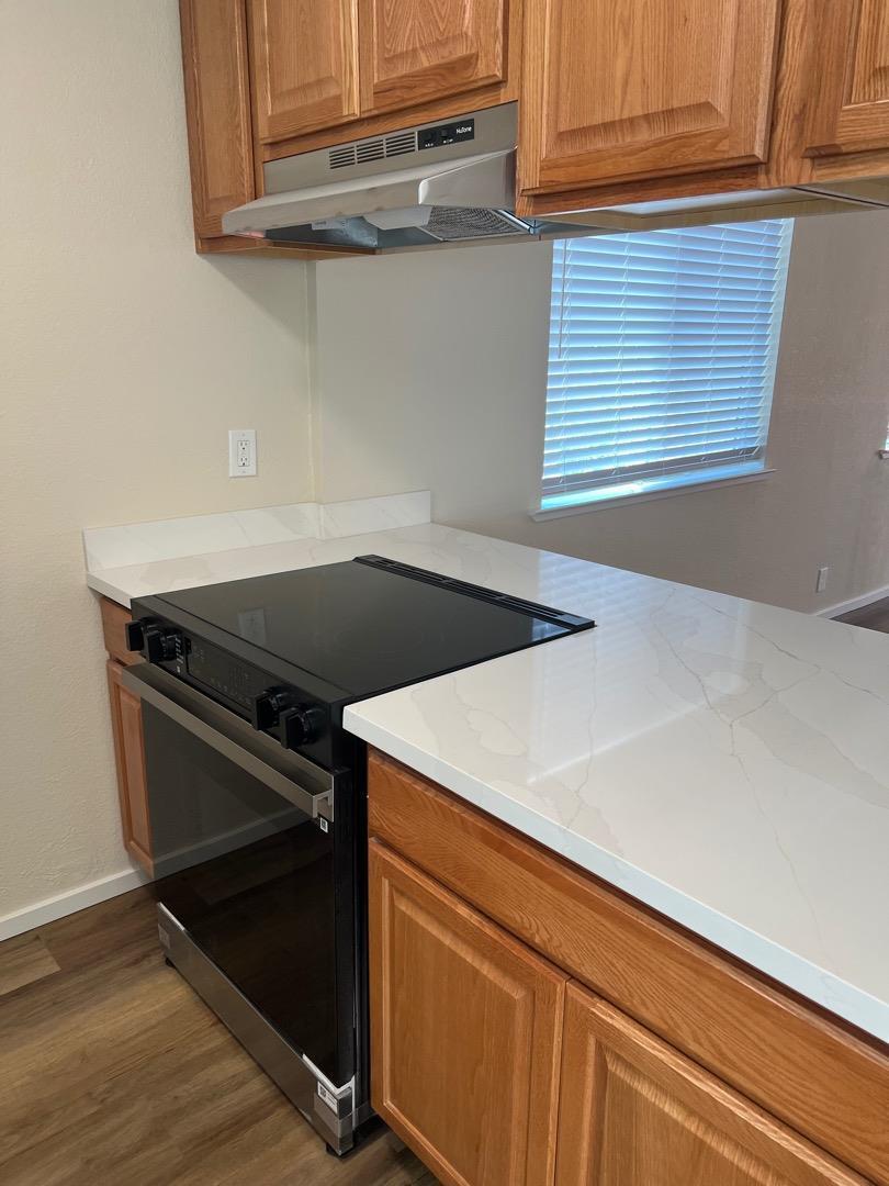 Detail Gallery Image 7 of 18 For 2674 Christine Oaks, Santa Cruz,  CA 95062 - 3 Beds | 1/1 Baths