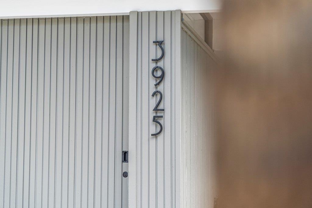 Detail Gallery Image 4 of 54 For 3925 Nelson Dr, Palo Alto,  CA 94306 - 3 Beds | 2 Baths