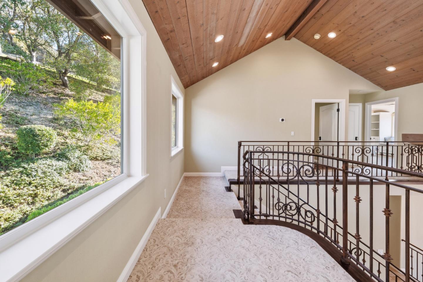 Detail Gallery Image 15 of 62 For 15965 Shannon Rd, Los Gatos,  CA 95032 - 5 Beds | 3/1 Baths