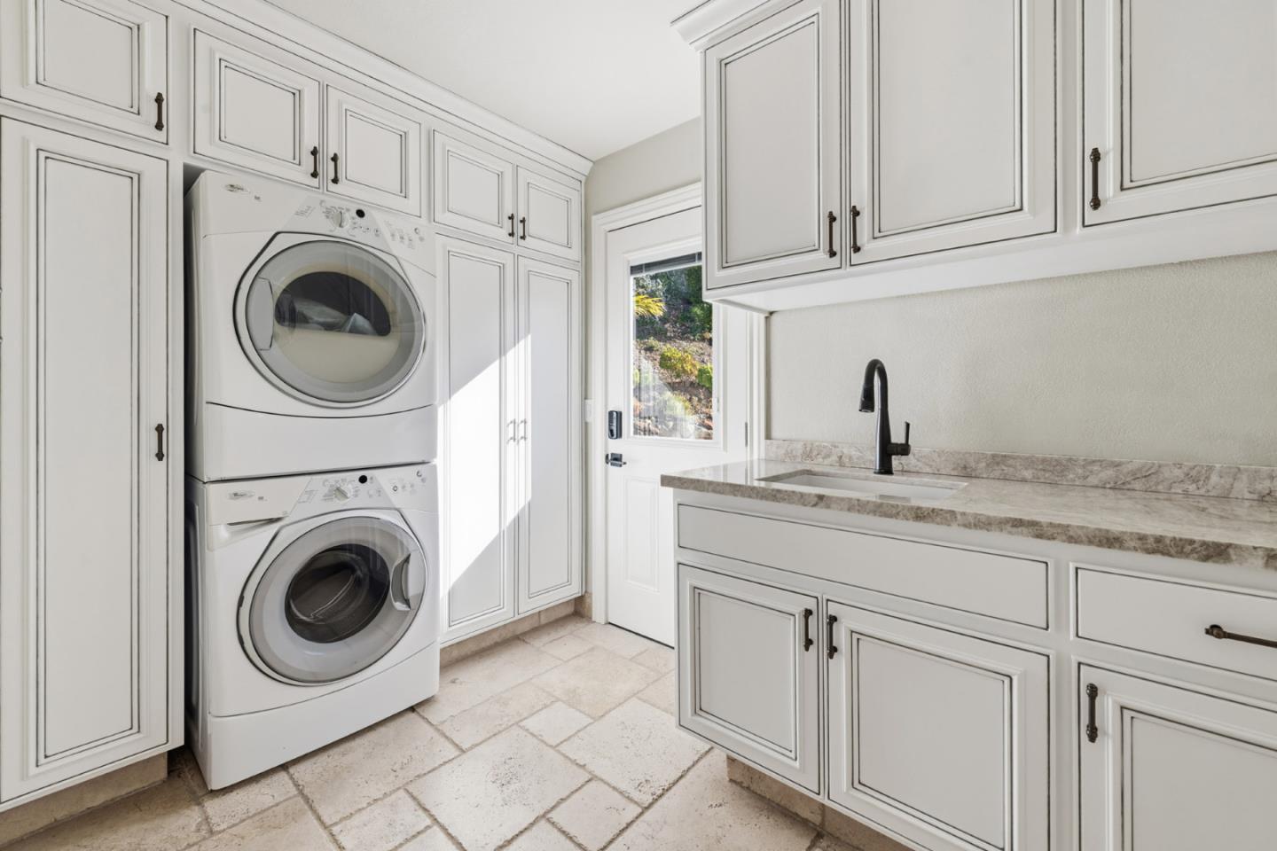 Detail Gallery Image 39 of 62 For 15965 Shannon Rd, Los Gatos,  CA 95032 - 5 Beds | 3/1 Baths