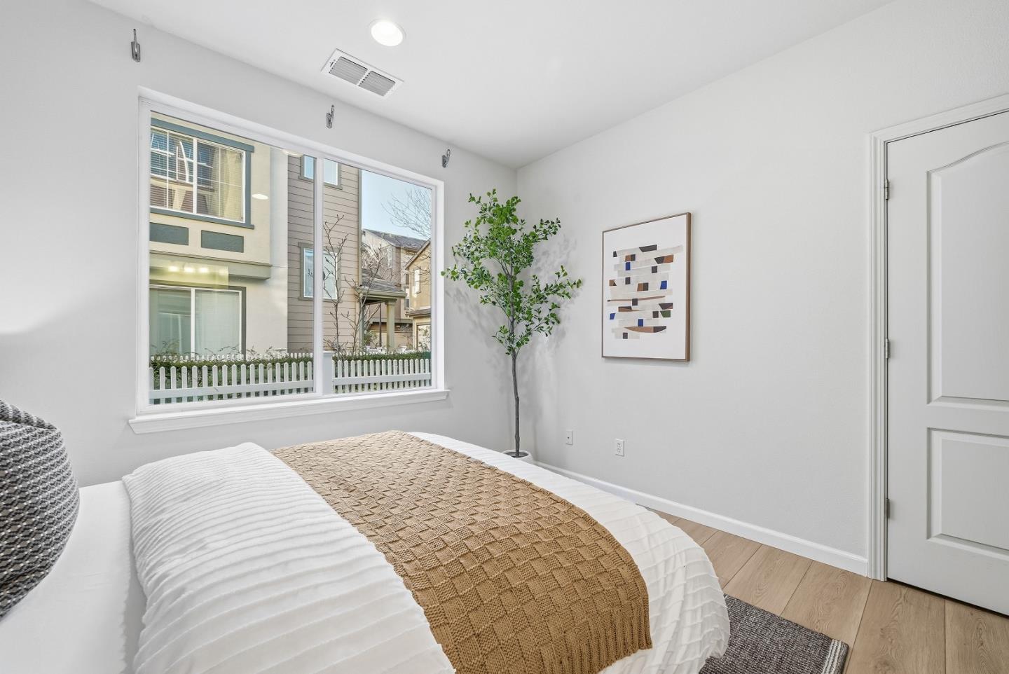 Photo #4: ML82030858 Listing: Photo #4