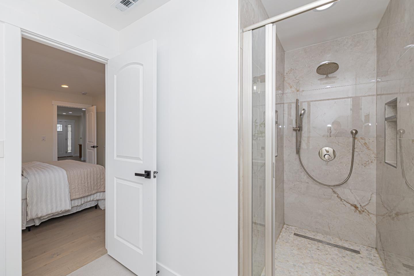 Detail Gallery Image 12 of 39 For 2516 Parkland Ct, Santa Clara,  CA 95051 - 6 Beds | 4 Baths