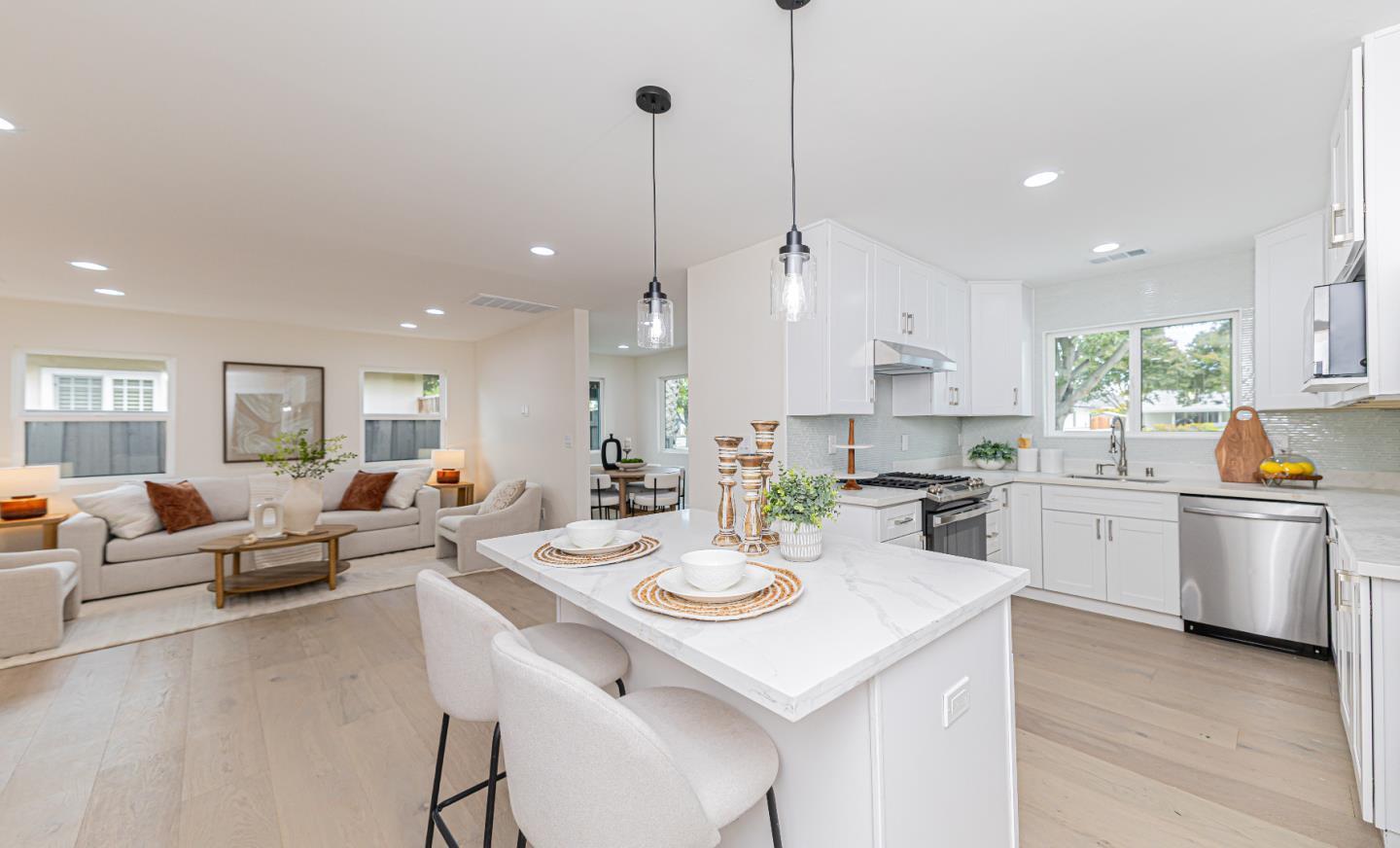 Detail Gallery Image 4 of 39 For 2516 Parkland Ct, Santa Clara,  CA 95051 - 6 Beds | 4 Baths