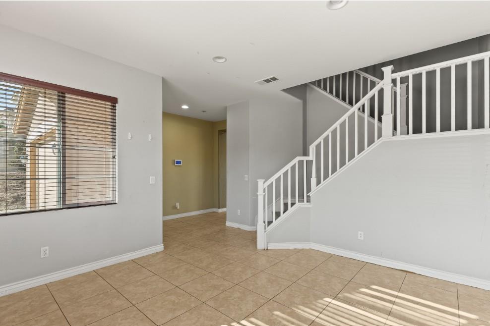 Detail Gallery Image 4 of 22 For 28560 Sunridge Ct, Menifee,  CA 92584 - 3 Beds | 2 Baths