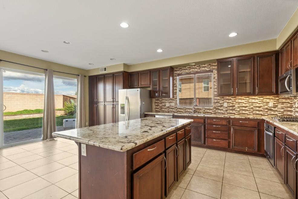 Detail Gallery Image 6 of 22 For 28560 Sunridge Ct, Menifee,  CA 92584 - 3 Beds | 2 Baths