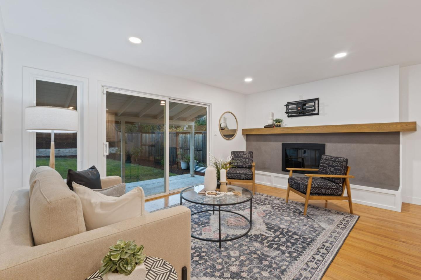 Detail Gallery Image 16 of 41 For 4451 Stoney Way, Carmichael,  CA 95608 - 3 Beds | 2 Baths