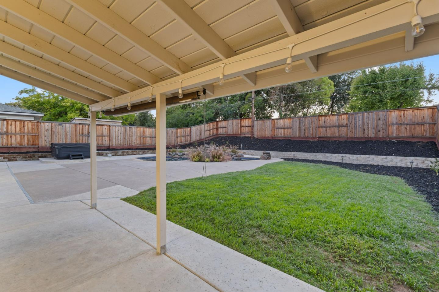 Detail Gallery Image 31 of 41 For 4451 Stoney Way, Carmichael,  CA 95608 - 3 Beds | 2 Baths