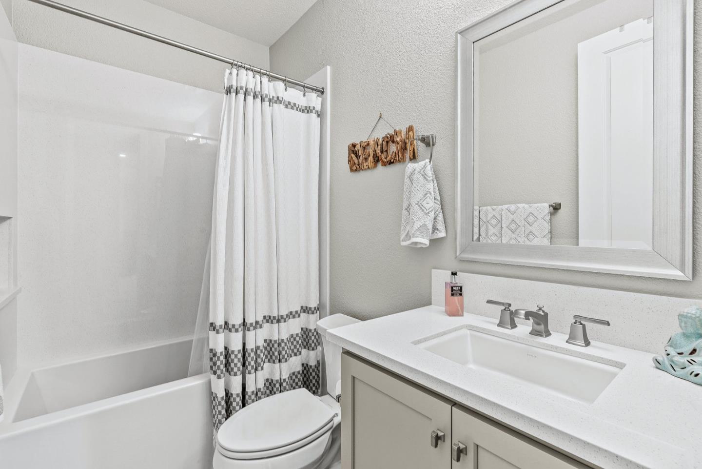 Detail Gallery Image 20 of 30 For 1838 Links Dr, Seaside,  CA 93955 - 4 Beds | 4/1 Baths