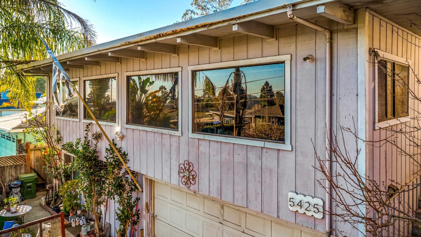 Detail Gallery Image 6 of 80 For 5425 Jigger Dr, Soquel,  CA 95073 - 4 Beds | 2 Baths