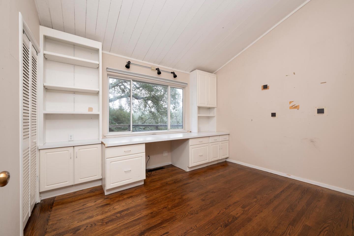 Detail Gallery Image 16 of 29 For 112 Jane Dr, Woodside,  CA 94062 - 4 Beds | 3 Baths