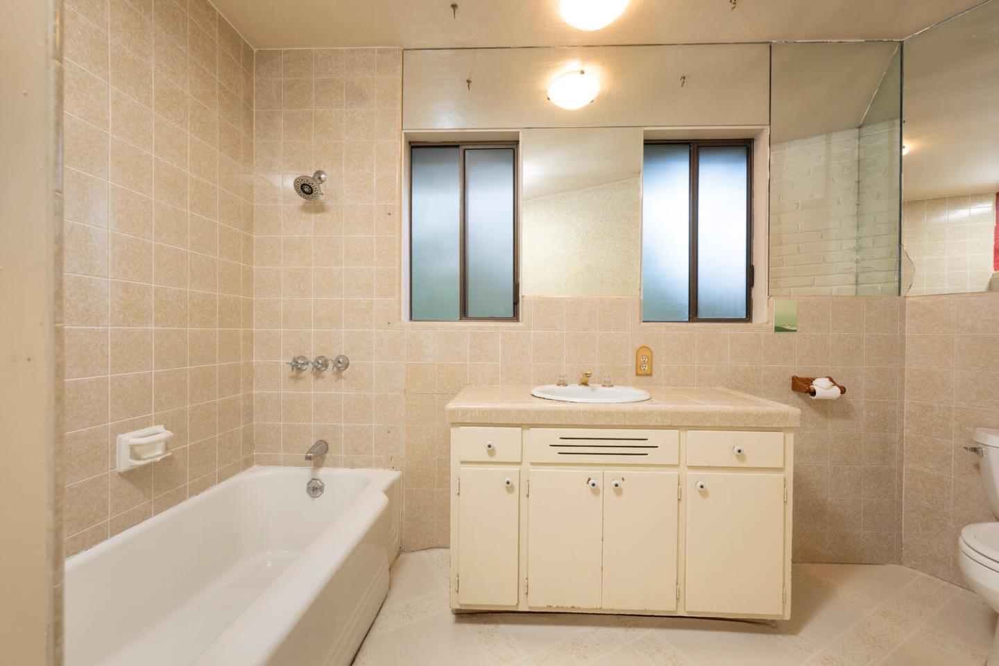 Detail Gallery Image 18 of 29 For 112 Jane Dr, Woodside,  CA 94062 - 4 Beds | 3 Baths