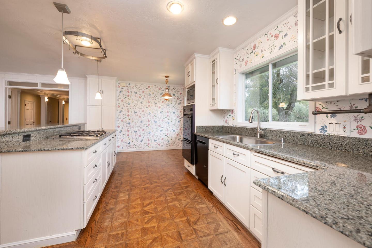 Detail Gallery Image 8 of 29 For 112 Jane Dr, Woodside,  CA 94062 - 4 Beds | 3 Baths