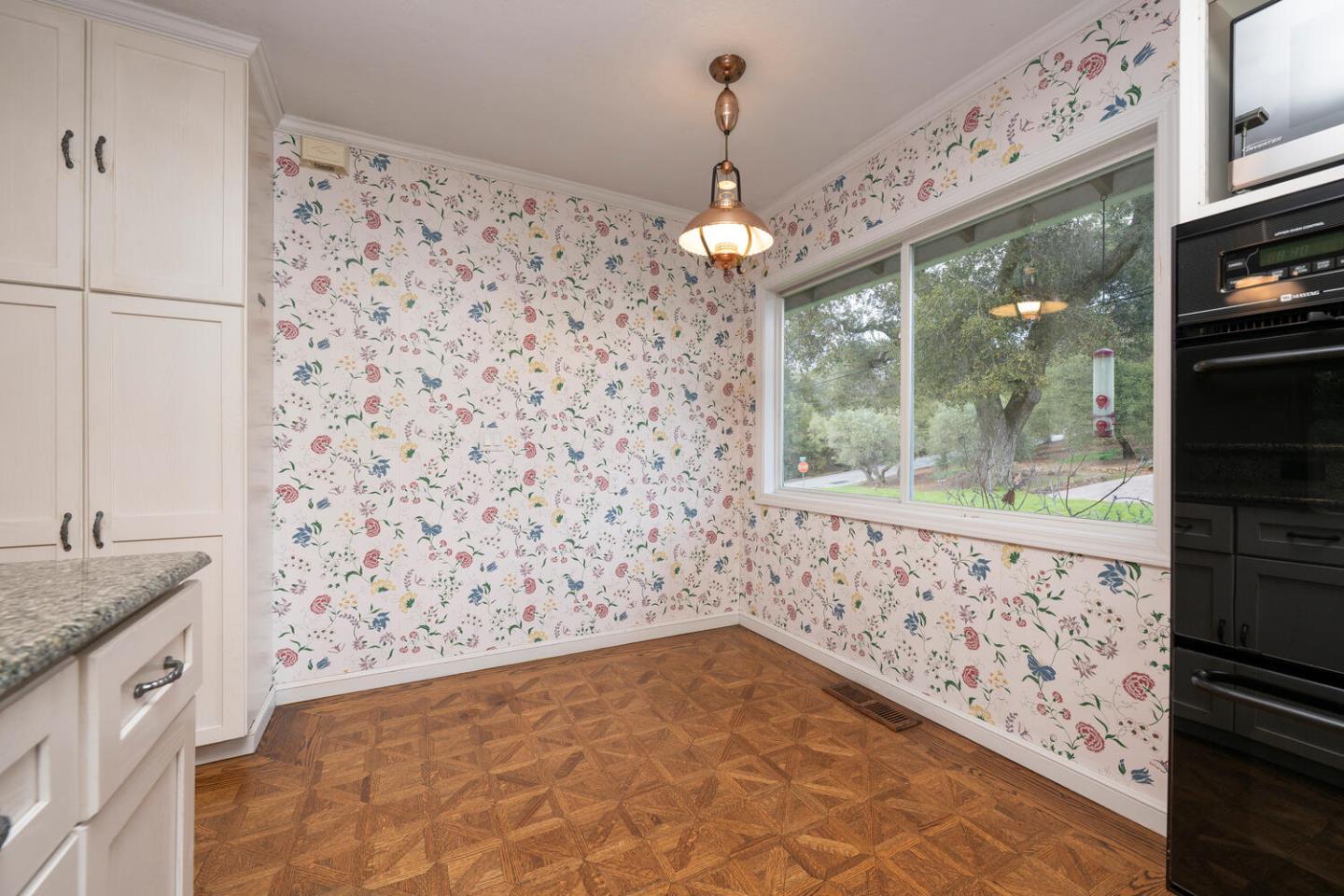 Detail Gallery Image 9 of 29 For 112 Jane Dr, Woodside,  CA 94062 - 4 Beds | 3 Baths