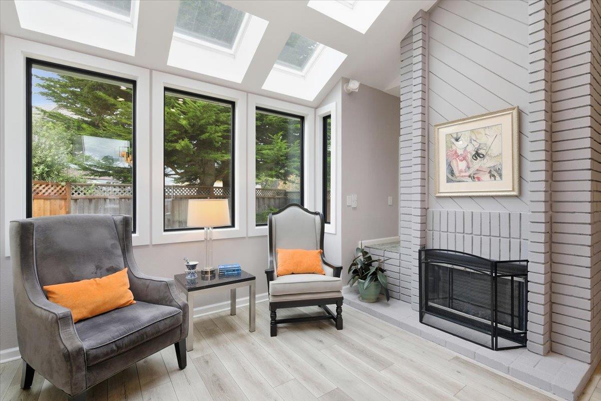 Detail Gallery Image 8 of 32 For 440 Burning Tree Ct, Half Moon Bay,  CA 94019 - 2 Beds | 2 Baths