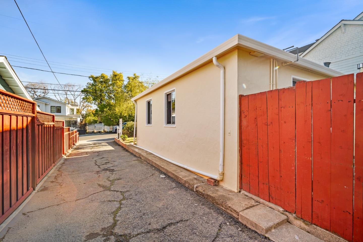 Detail Gallery Image 12 of 44 For 2066 Sterling Ave, Menlo Park,  CA 94025 - – Beds | – Baths