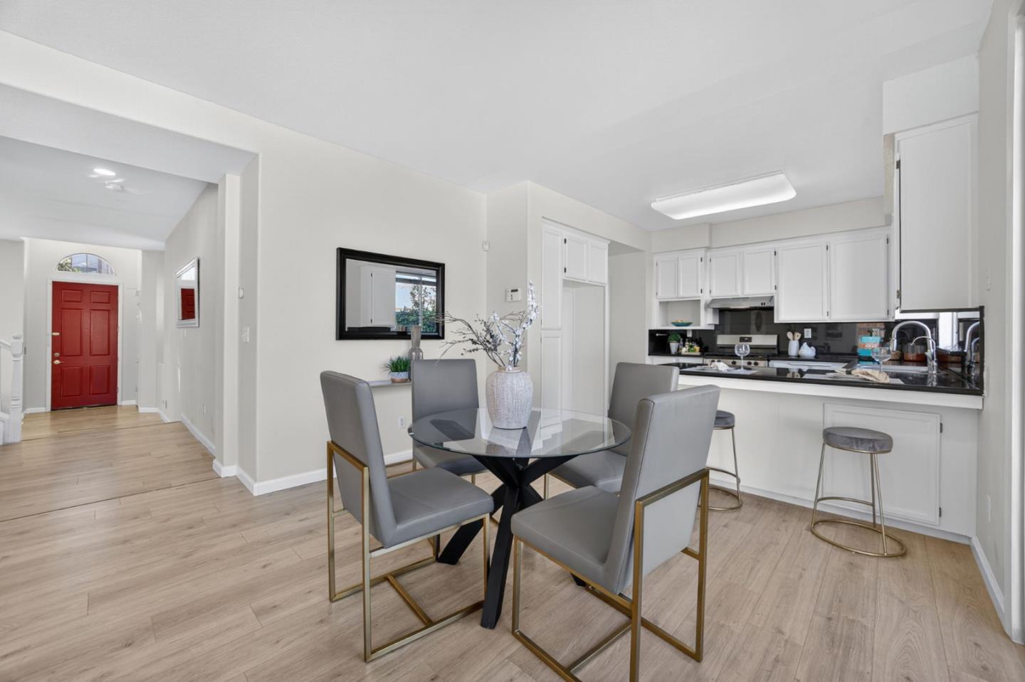 Detail Gallery Image 13 of 41 For 2955 Vineyard Park Dr, San Jose,  CA 95148 - 4 Beds | 2/1 Baths