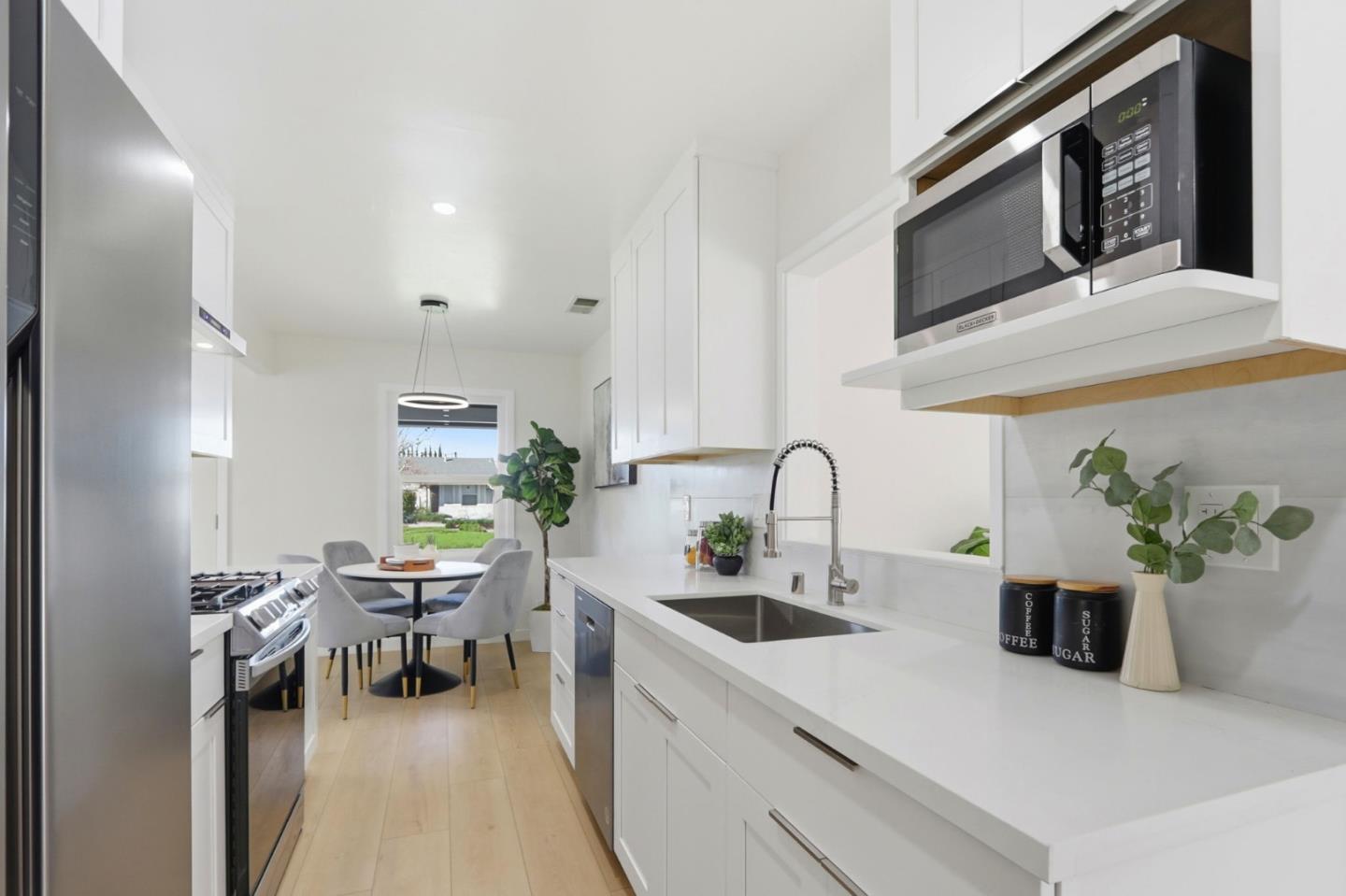 Detail Gallery Image 14 of 37 For 2059 Larsen Ct, Santa Clara,  CA 95051 - 3 Beds | 2 Baths