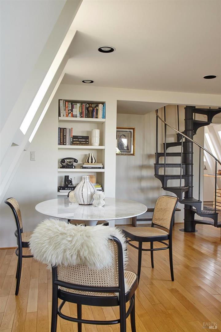 Detail Gallery Image 13 of 15 For 75 Crescent Ave, Sausalito,  CA 94965 - 2 Beds | 2 Baths