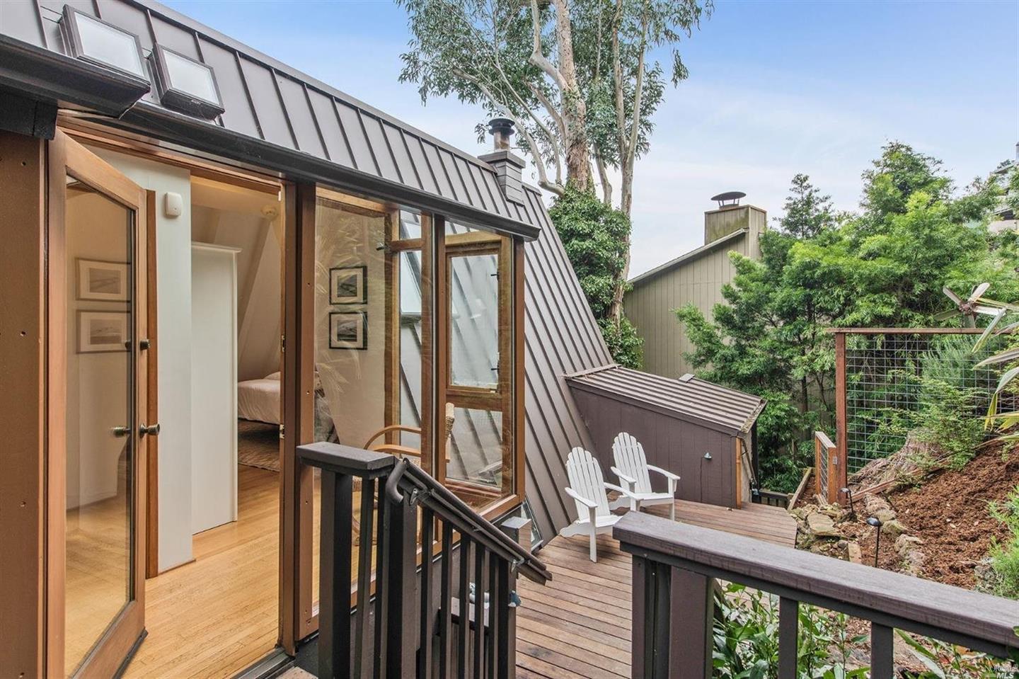 Detail Gallery Image 7 of 15 For 75 Crescent Ave, Sausalito,  CA 94965 - 2 Beds | 2 Baths