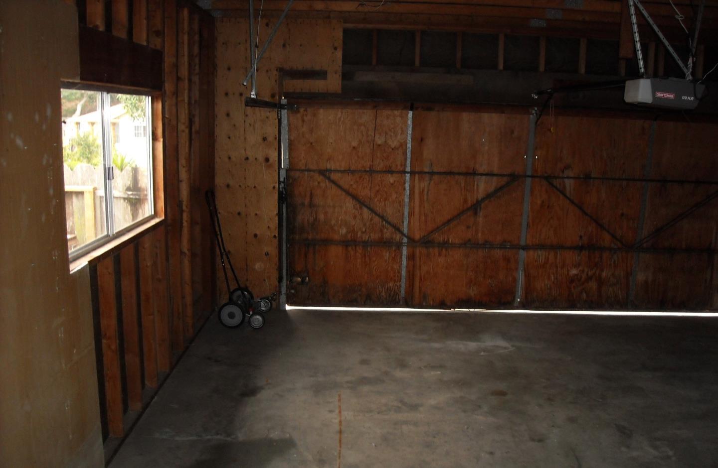 Detail Gallery Image 10 of 14 For 3003 Crescent St, Marina,  CA 93933 - 3 Beds | 2 Baths