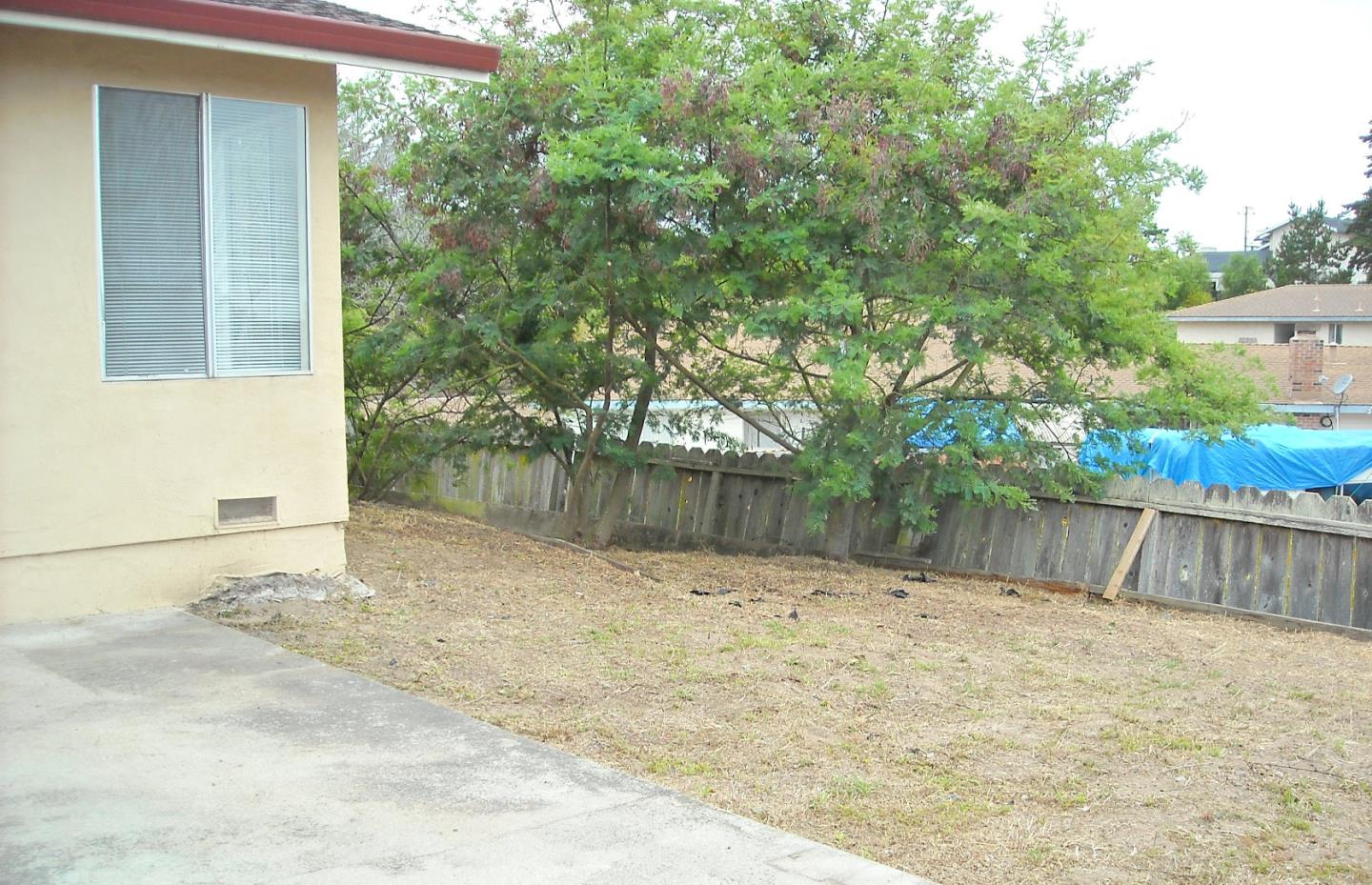 Detail Gallery Image 8 of 14 For 3003 Crescent St, Marina,  CA 93933 - 3 Beds | 2 Baths