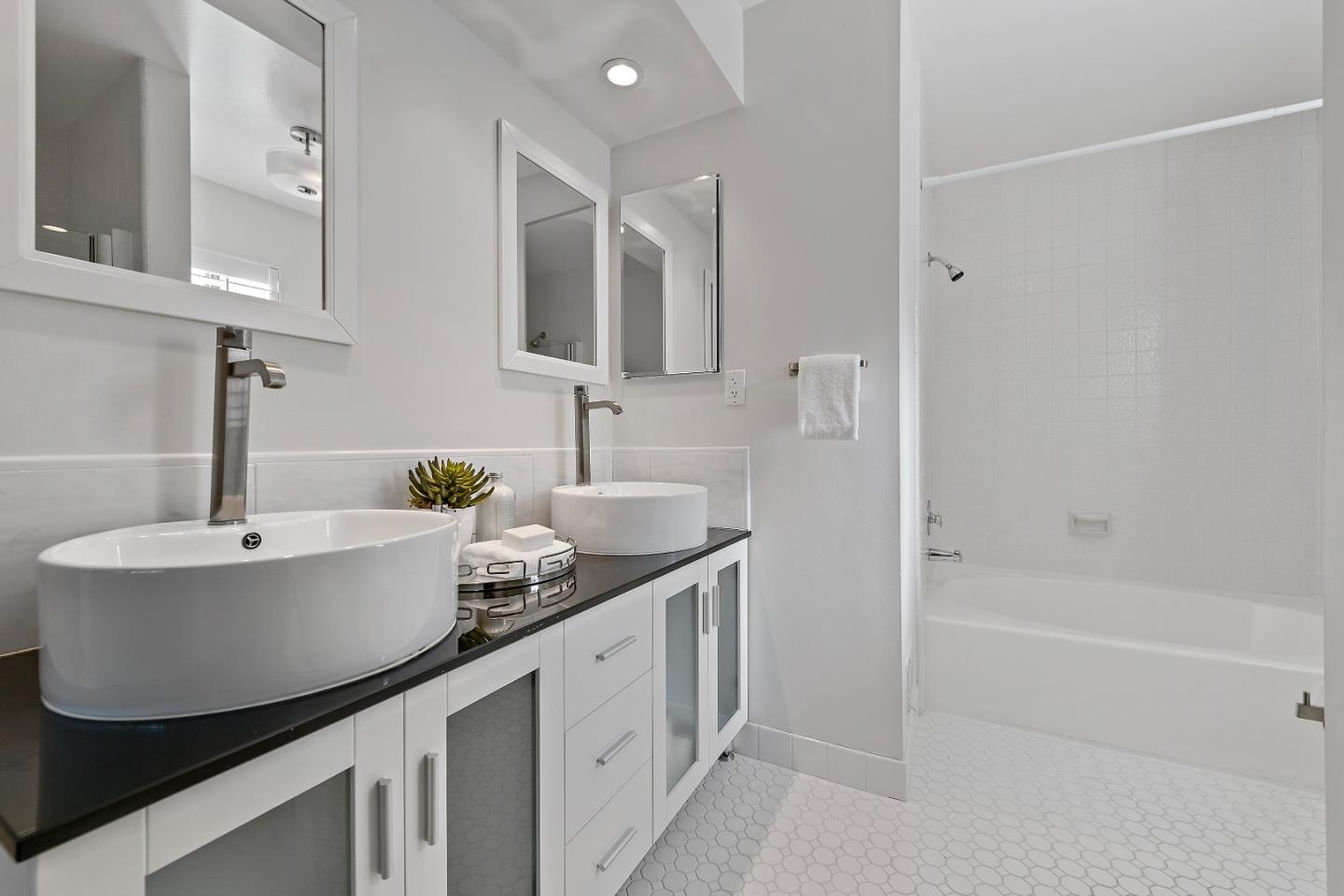 Detail Gallery Image 24 of 36 For 2608 Monte Cresta Dr, Belmont,  CA 94002 - 4 Beds | 2/1 Baths