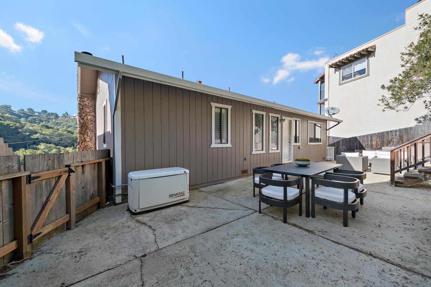 Detail Gallery Image 29 of 36 For 2608 Monte Cresta Dr, Belmont,  CA 94002 - 4 Beds | 2/1 Baths