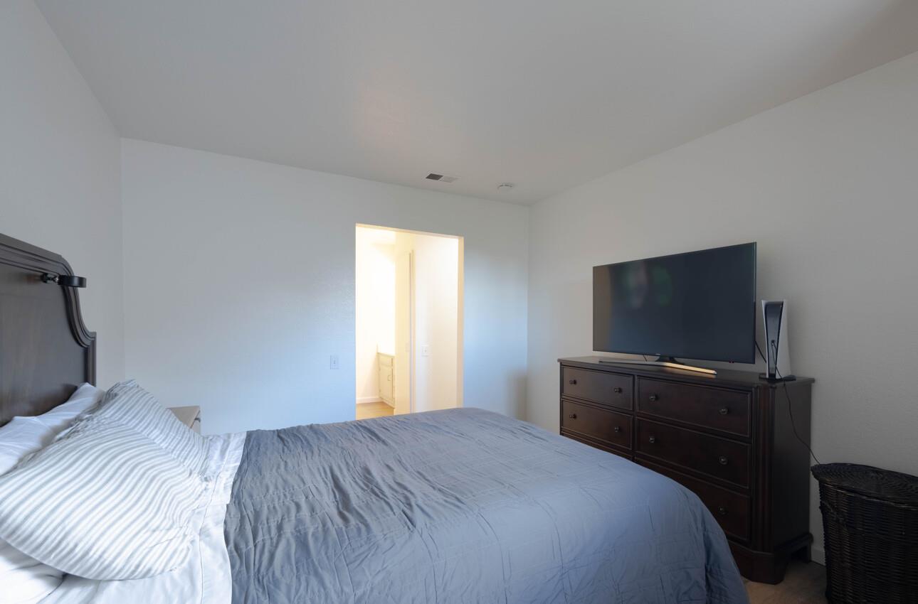 Detail Gallery Image 16 of 28 For 2412 N Main St #G,  Salinas,  CA 93906 - 2 Beds | 1/1 Baths