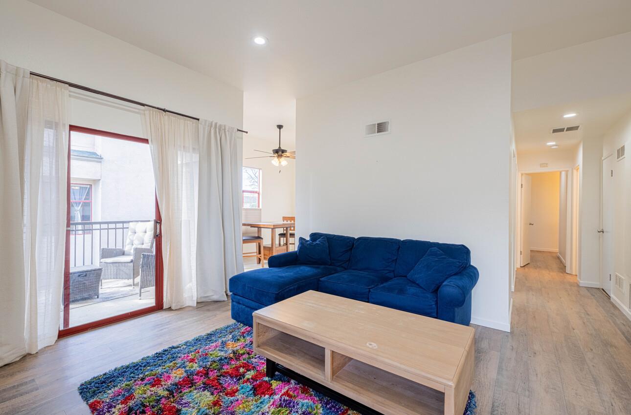 Detail Gallery Image 5 of 28 For 2412 N Main St #G,  Salinas,  CA 93906 - 2 Beds | 1/1 Baths