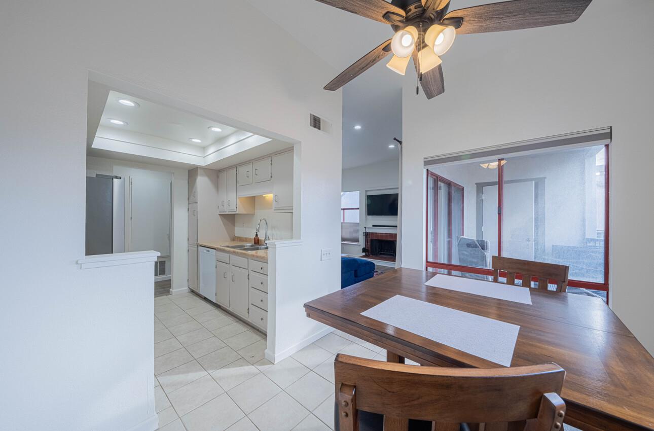 Detail Gallery Image 9 of 28 For 2412 N Main St #G,  Salinas,  CA 93906 - 2 Beds | 1/1 Baths