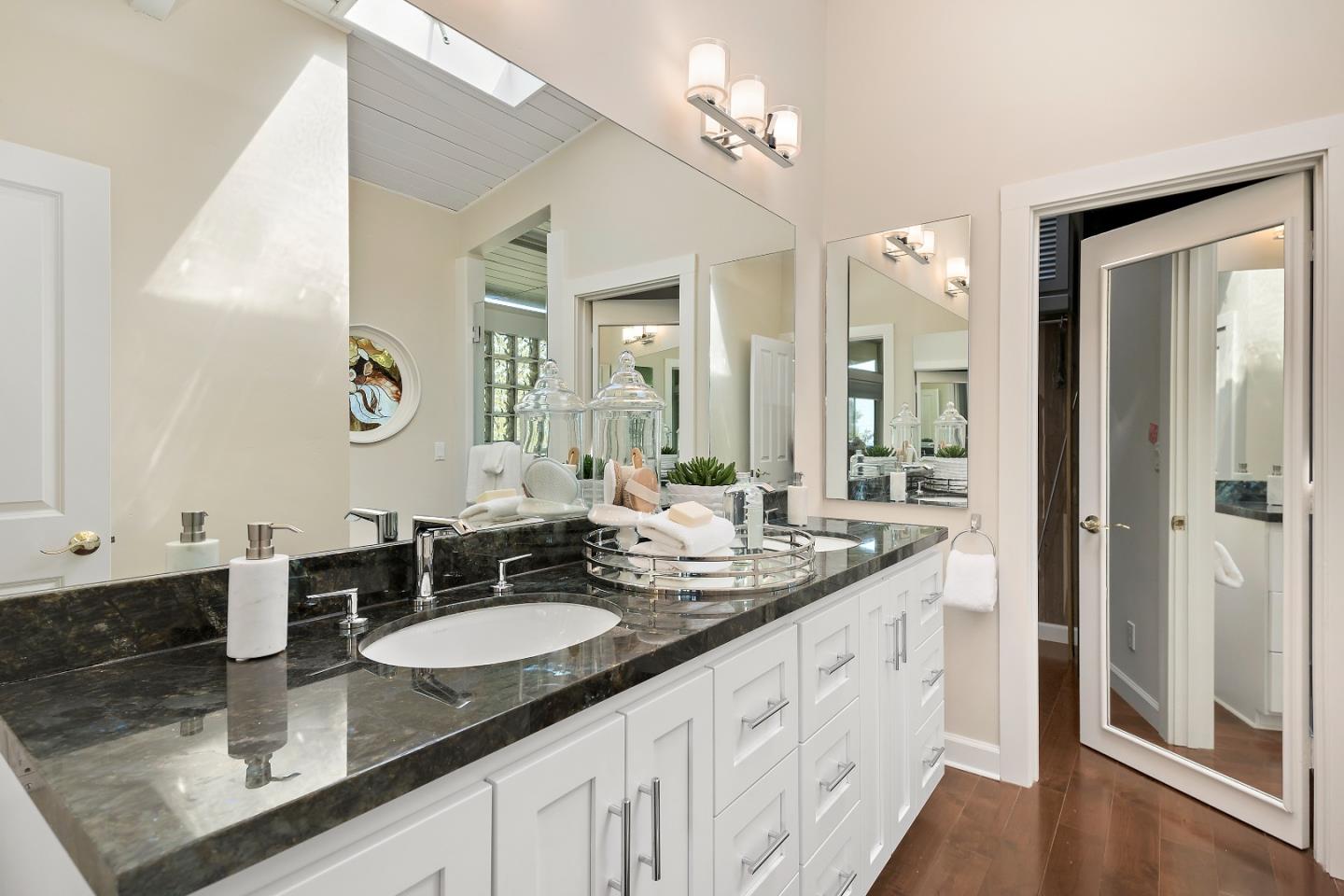 Detail Gallery Image 25 of 39 For 60 Linaria Way, Portola Valley,  CA 94028 - 4 Beds | 3 Baths