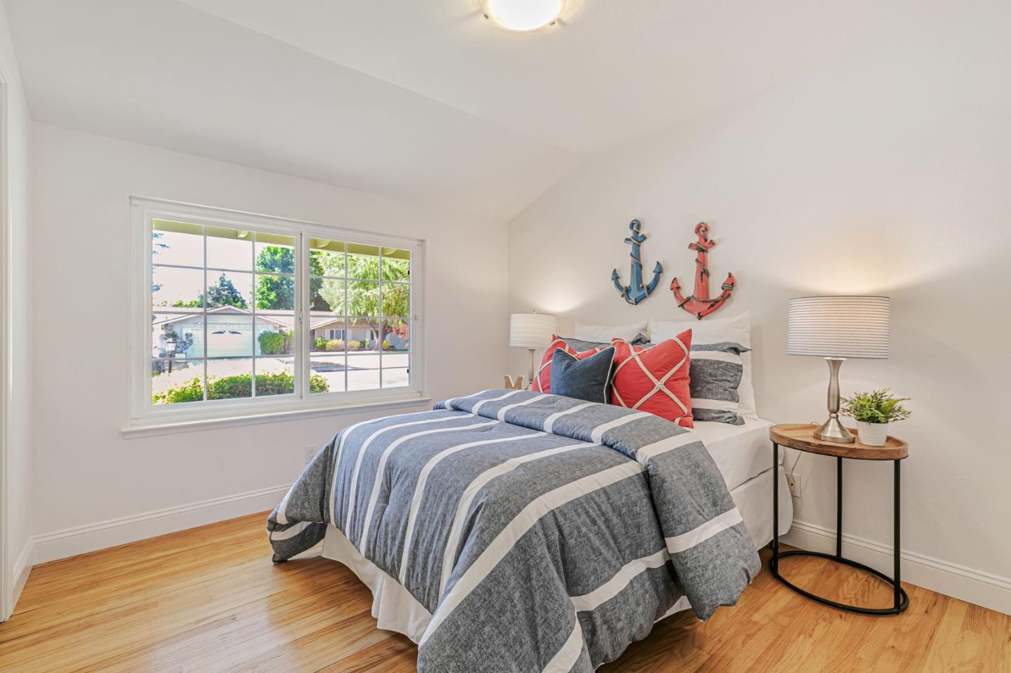 Detail Gallery Image 22 of 37 For 19437 via Real Dr, Saratoga,  CA 95070 - 4 Beds | 3 Baths