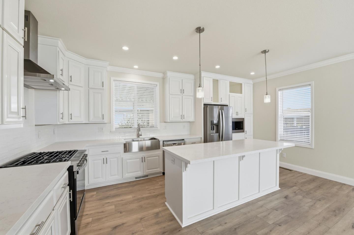 Detail Gallery Image 10 of 36 For 896 Villa Teresa #896,  San Jose,  CA 95123 - 3 Beds | 3 Baths