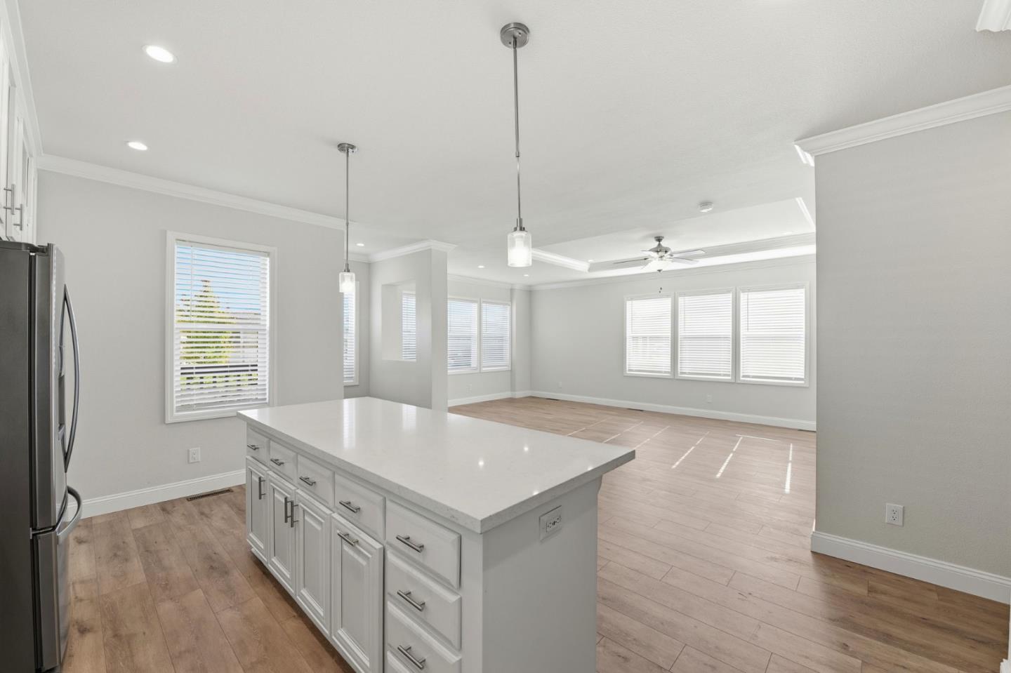 Detail Gallery Image 11 of 36 For 896 Villa Teresa #896,  San Jose,  CA 95123 - 3 Beds | 3 Baths