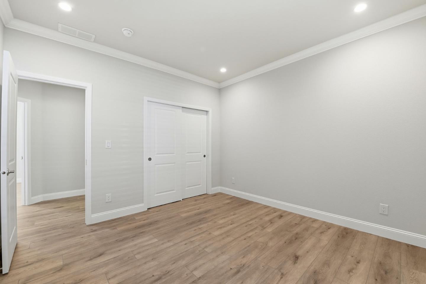 Detail Gallery Image 13 of 36 For 896 Villa Teresa #896,  San Jose,  CA 95123 - 3 Beds | 3 Baths