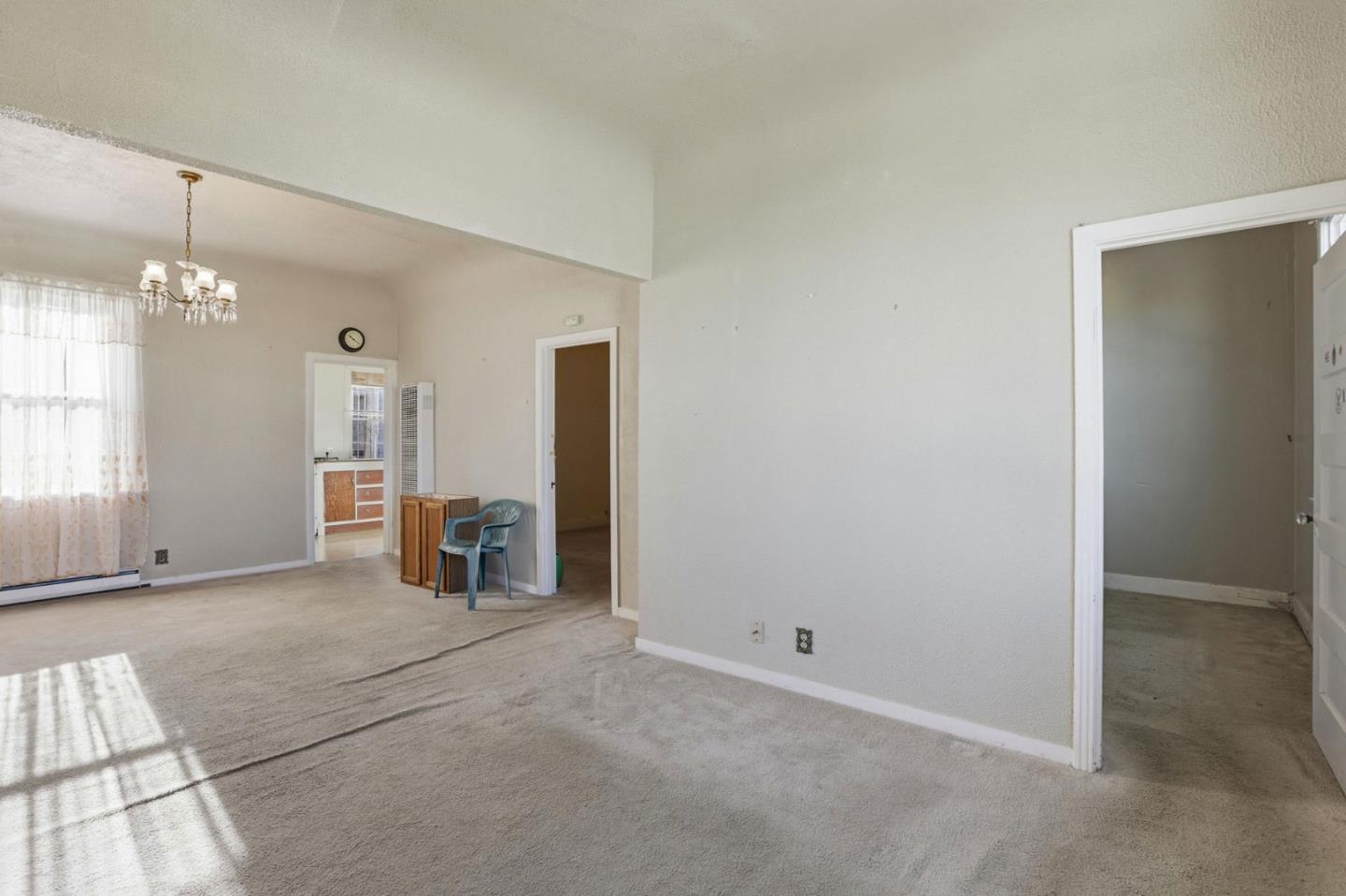 Detail Gallery Image 3 of 23 For 519 Bellevue Ave, Daly City,  CA 94014 - 2 Beds | 1 Baths