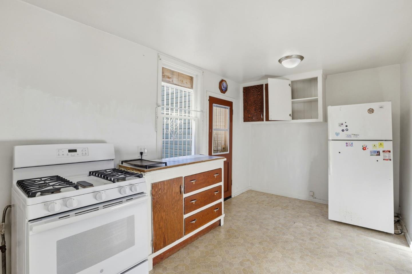 Detail Gallery Image 4 of 23 For 519 Bellevue Ave, Daly City,  CA 94014 - 2 Beds | 1 Baths