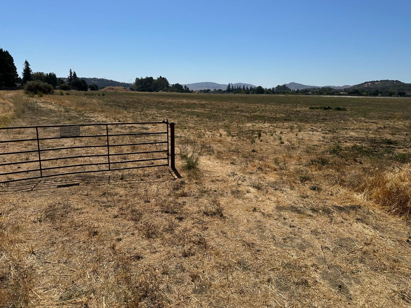 Detail Gallery Image 4 of 7 For 2366 Rockville Rd, Fairfield,  CA 94534 - – Beds | – Baths