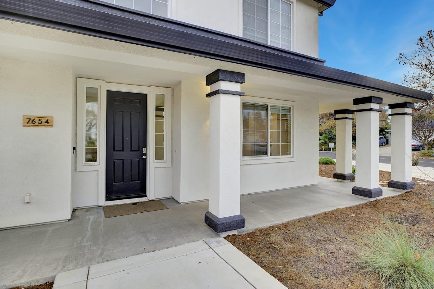 Detail Gallery Image 12 of 57 For 7654 W Rena Dr, Tracy,  CA 95304 - 4 Beds | 3 Baths