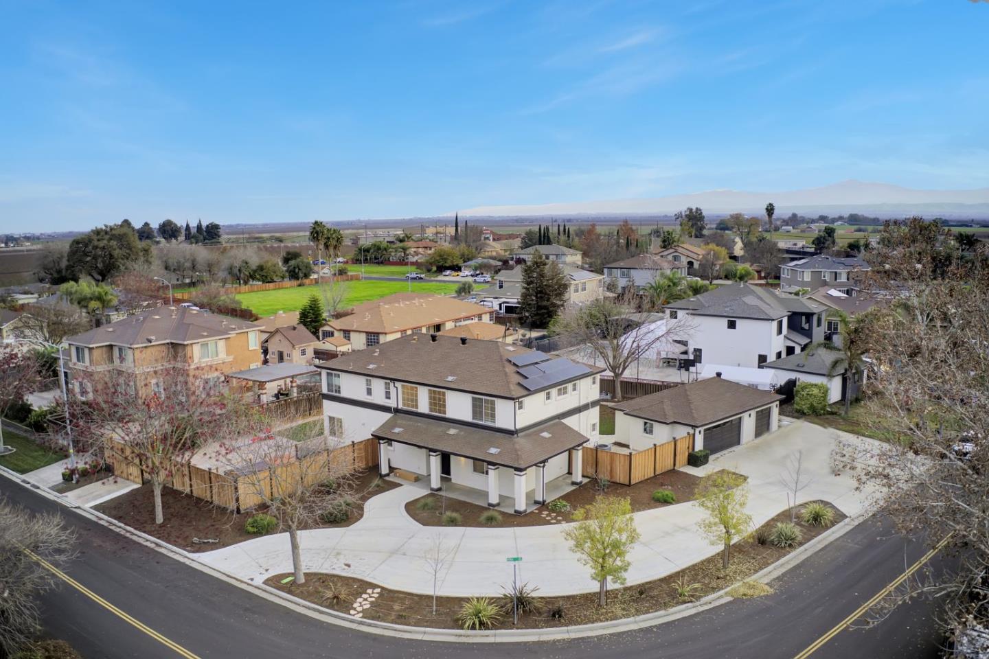 Detail Gallery Image 7 of 57 For 7654 W Rena Dr, Tracy,  CA 95304 - 4 Beds | 3 Baths