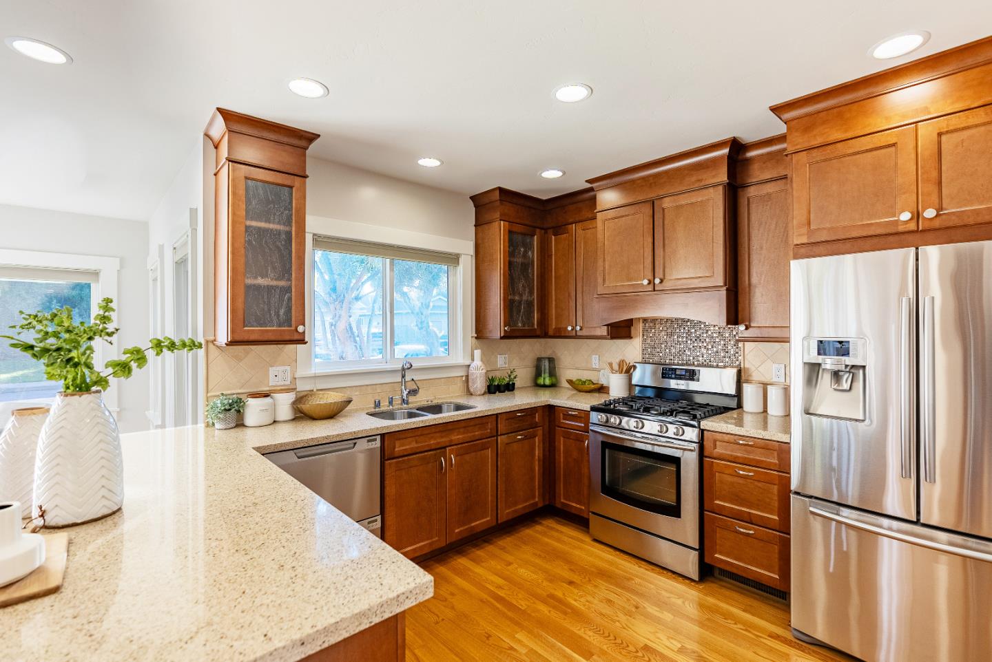 Detail Gallery Image 10 of 30 For 831 Coolidge Ave, Sunnyvale,  CA 94086 - 3 Beds | 2 Baths