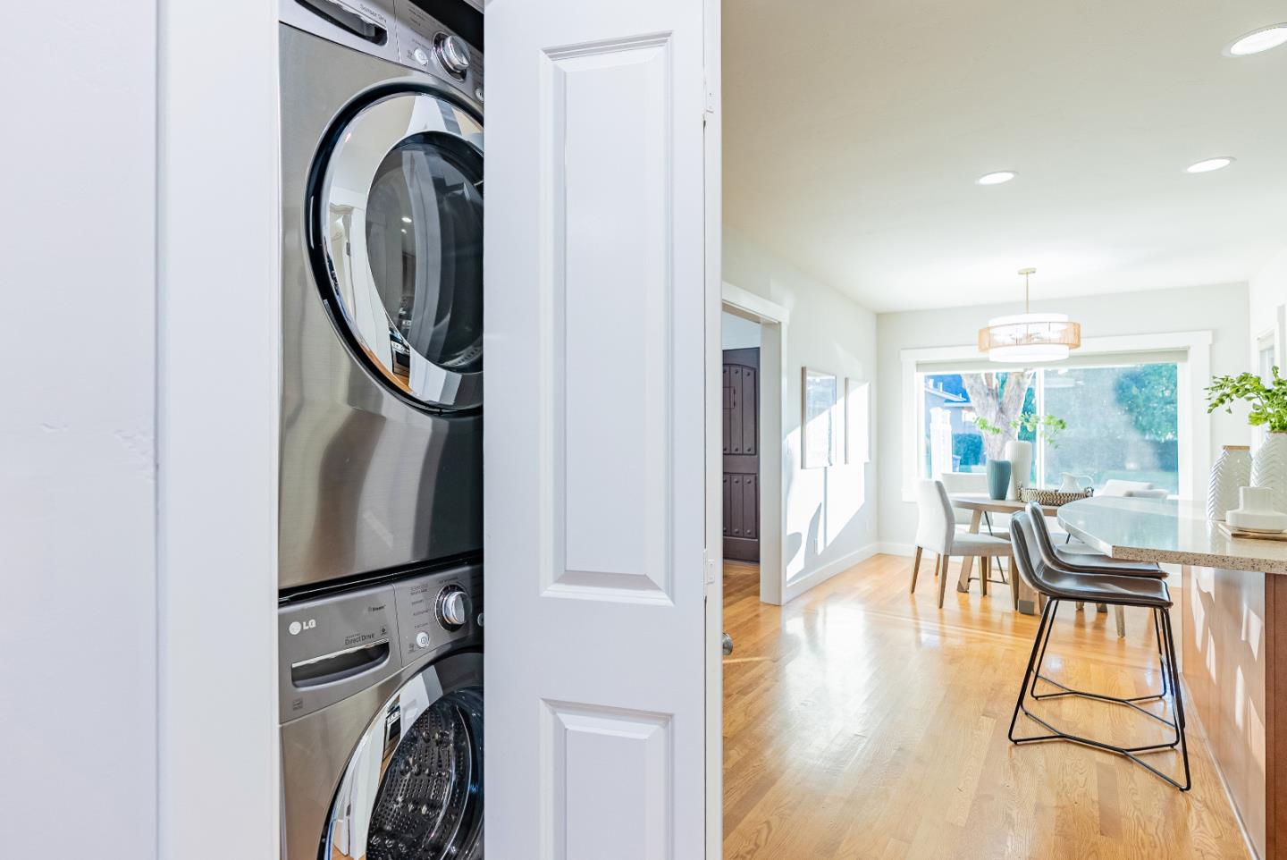 Detail Gallery Image 13 of 30 For 831 Coolidge Ave, Sunnyvale,  CA 94086 - 3 Beds | 2 Baths