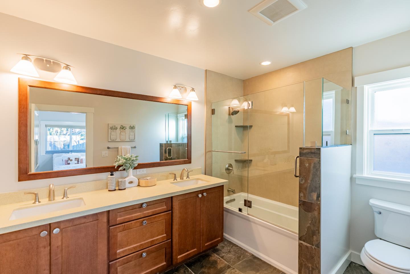 Detail Gallery Image 17 of 30 For 831 Coolidge Ave, Sunnyvale,  CA 94086 - 3 Beds | 2 Baths