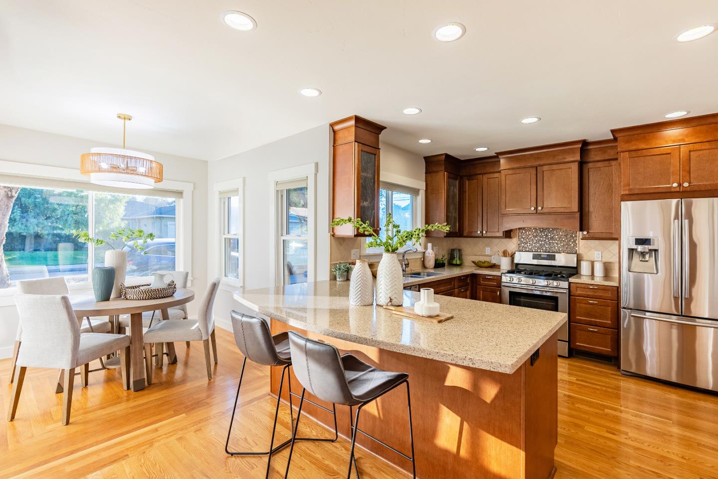 Detail Gallery Image 9 of 30 For 831 Coolidge Ave, Sunnyvale,  CA 94086 - 3 Beds | 2 Baths