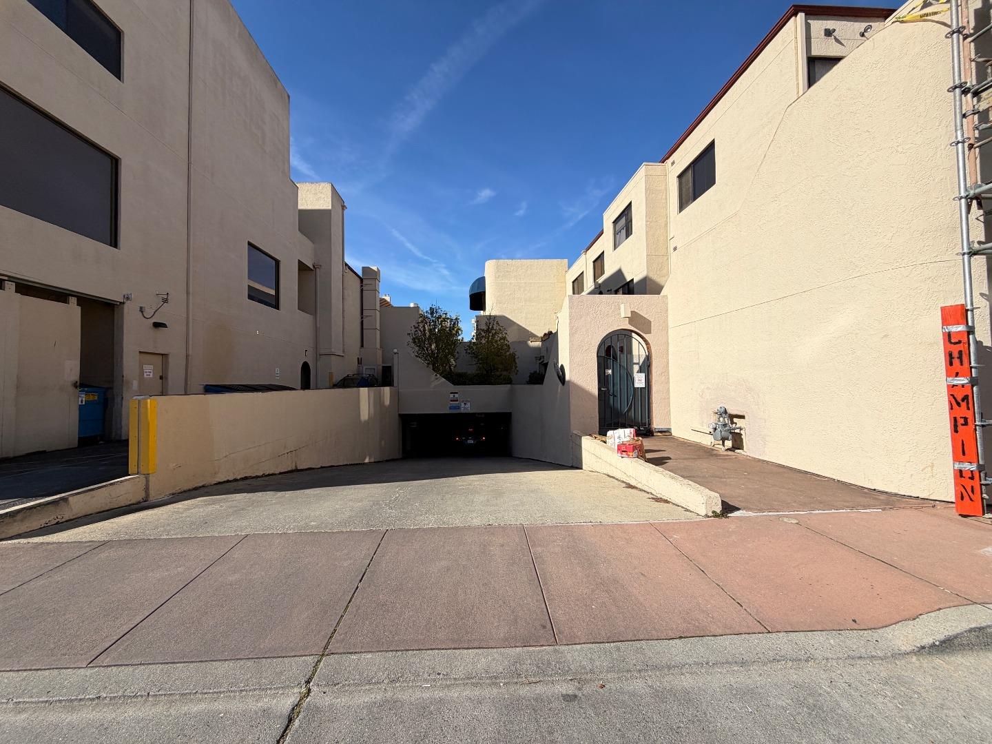 Detail Gallery Image 33 of 34 For 153 California Ave #F107,  Palo Alto,  CA 94306 - 2 Beds | 2 Baths